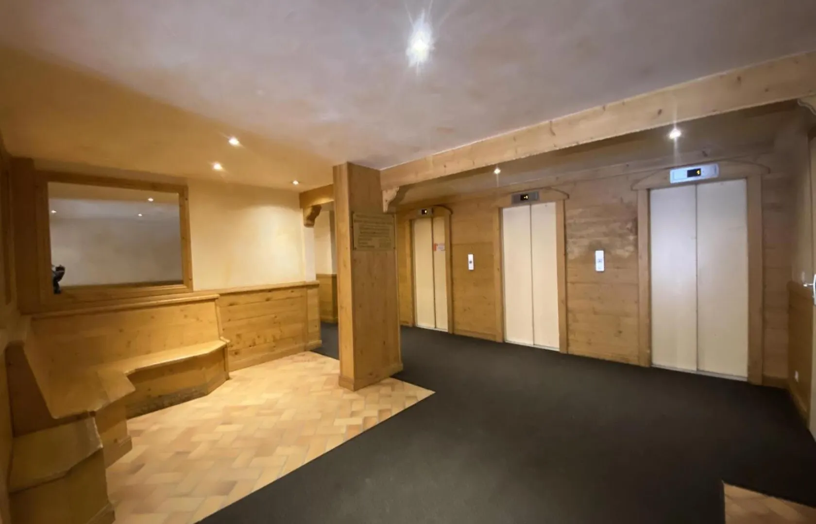 アパート Residence Roche Blanche - Val Thorens Location: Studio Renove Pour Deux Personnes Mae-9121